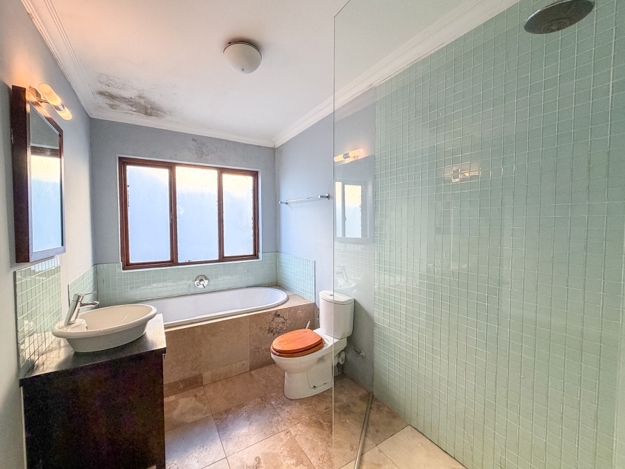 3 Bedroom Property for Sale in Vredehoek Western Cape